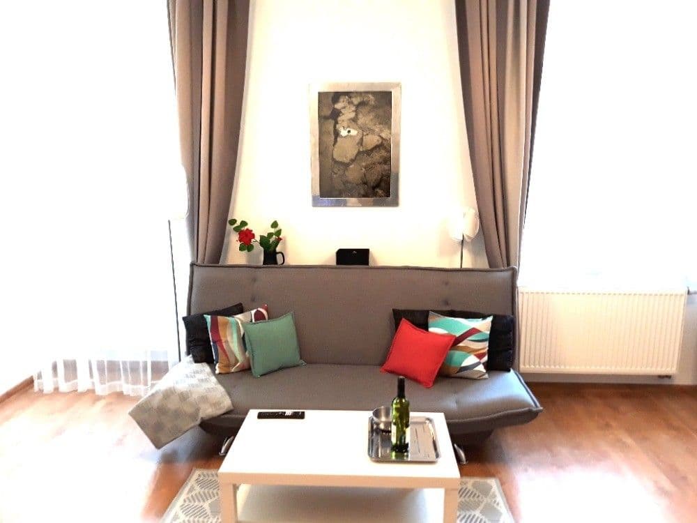 Prenájom bytu 2-izbový 40 m², Mojmírova, Praha, Praha Prenájom bytu 2-izbový 40 m², Mojmírova, Praha, Praha