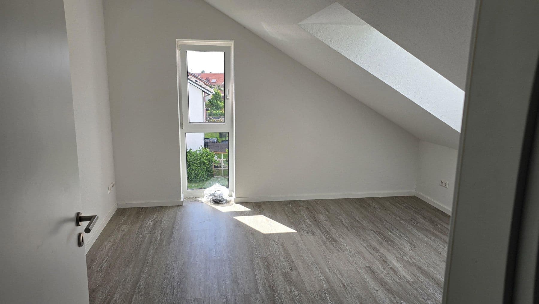 Prenájom bytu 2-izbový 62 m², Gemmingen, Bádensko-Wurttembersko Prenájom bytu 2-izbový 62 m², Gemmingen, Bádensko-Wurttembersko