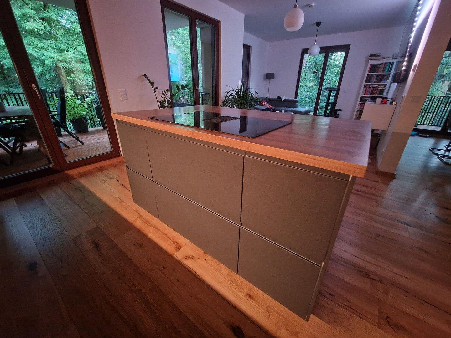 Prenájom bytu 4-izbový 128 m², Otto-Wilhelm-Scharenberg-Bogen 5, Leipzig, Sasko Prenájom bytu 4-izbový 128 m², Otto-Wilhelm-Scharenberg-Bogen 5, Leipzig, Sasko