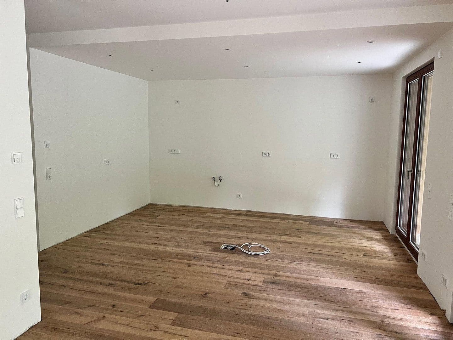 Prenájom bytu 4-izbový 128 m², Otto-Wilhelm-Scharenberg-Bogen 5, Leipzig, Sasko Prenájom bytu 4-izbový 128 m², Otto-Wilhelm-Scharenberg-Bogen 5, Leipzig, Sasko