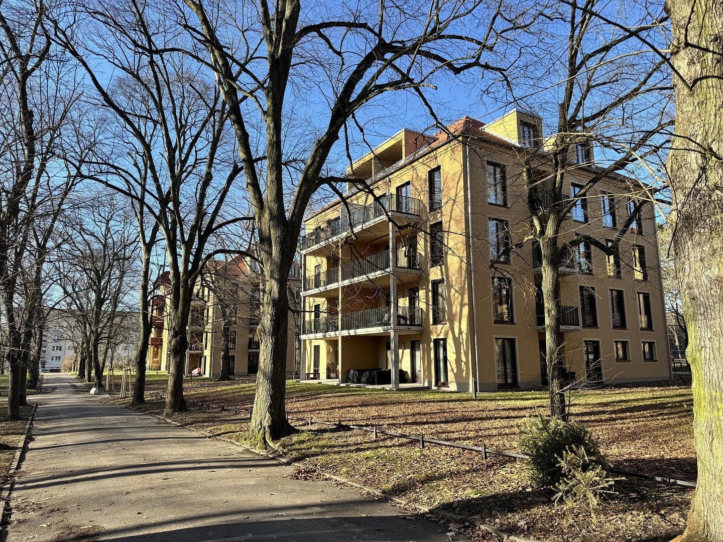 Prenájom bytu 4-izbový 128 m², Otto-Wilhelm-Scharenberg-Bogen 5, Leipzig, Sasko Prenájom bytu 4-izbový 128 m², Otto-Wilhelm-Scharenberg-Bogen 5, Leipzig, Sasko