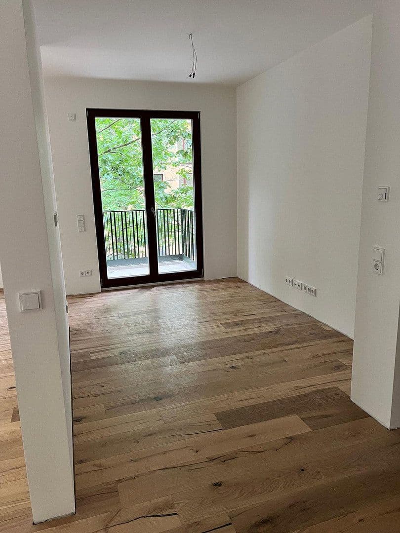 Prenájom bytu 4-izbový 128 m², Otto-Wilhelm-Scharenberg-Bogen 5, Leipzig, Sasko Prenájom bytu 4-izbový 128 m², Otto-Wilhelm-Scharenberg-Bogen 5, Leipzig, Sasko