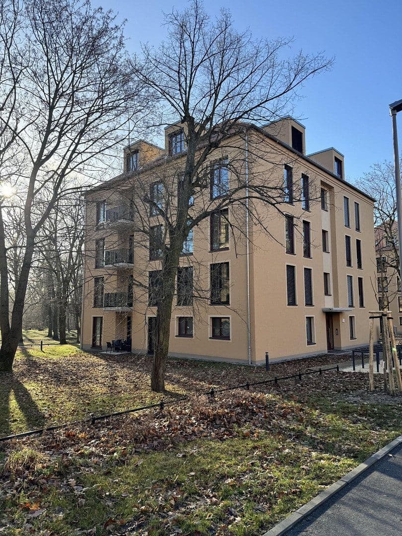 Prenájom bytu 4-izbový 128 m², Otto-Wilhelm-Scharenberg-Bogen 5, Leipzig, Sasko Prenájom bytu 4-izbový 128 m², Otto-Wilhelm-Scharenberg-Bogen 5, Leipzig, Sasko