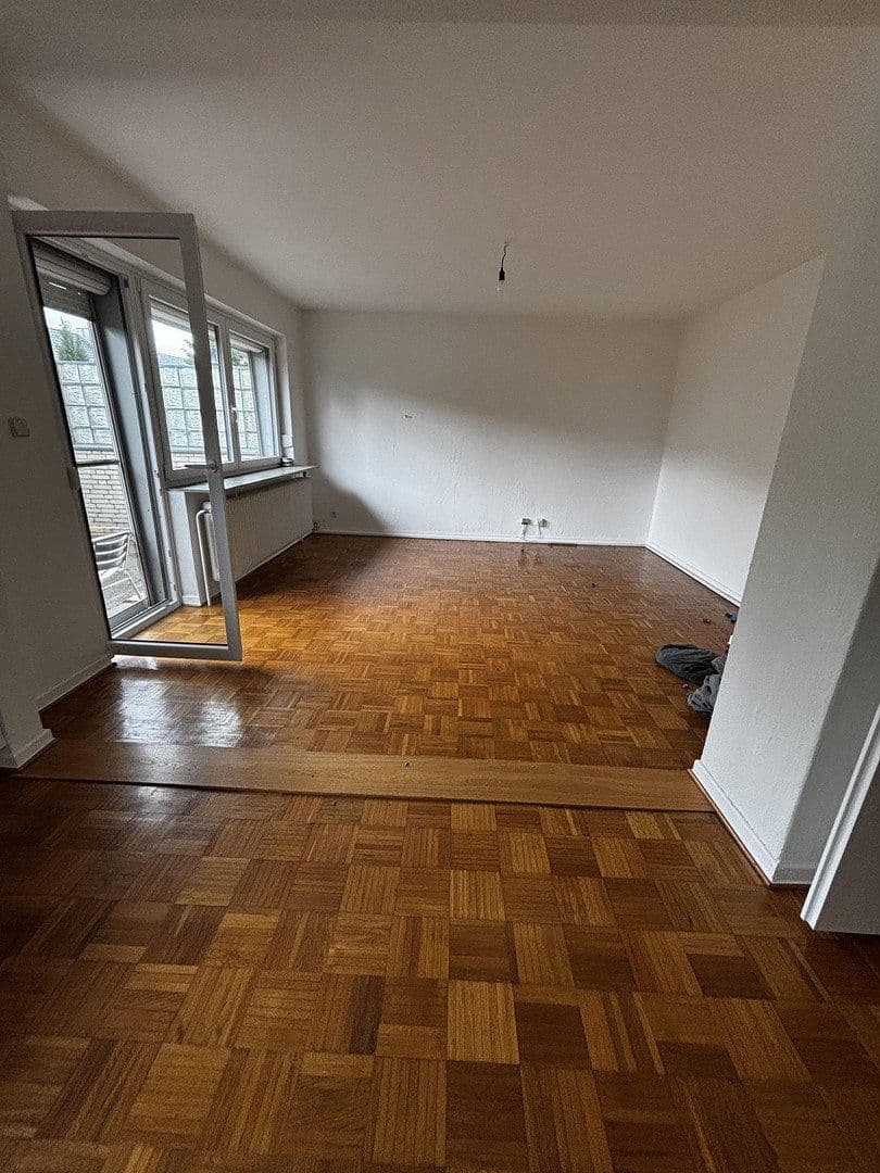 Prenájom bytu 3-izbový 87 m², Itzehoe, Šlezvicko-Holštajnsko Prenájom bytu 3-izbový 87 m², Itzehoe, Šlezvicko-Holštajnsko