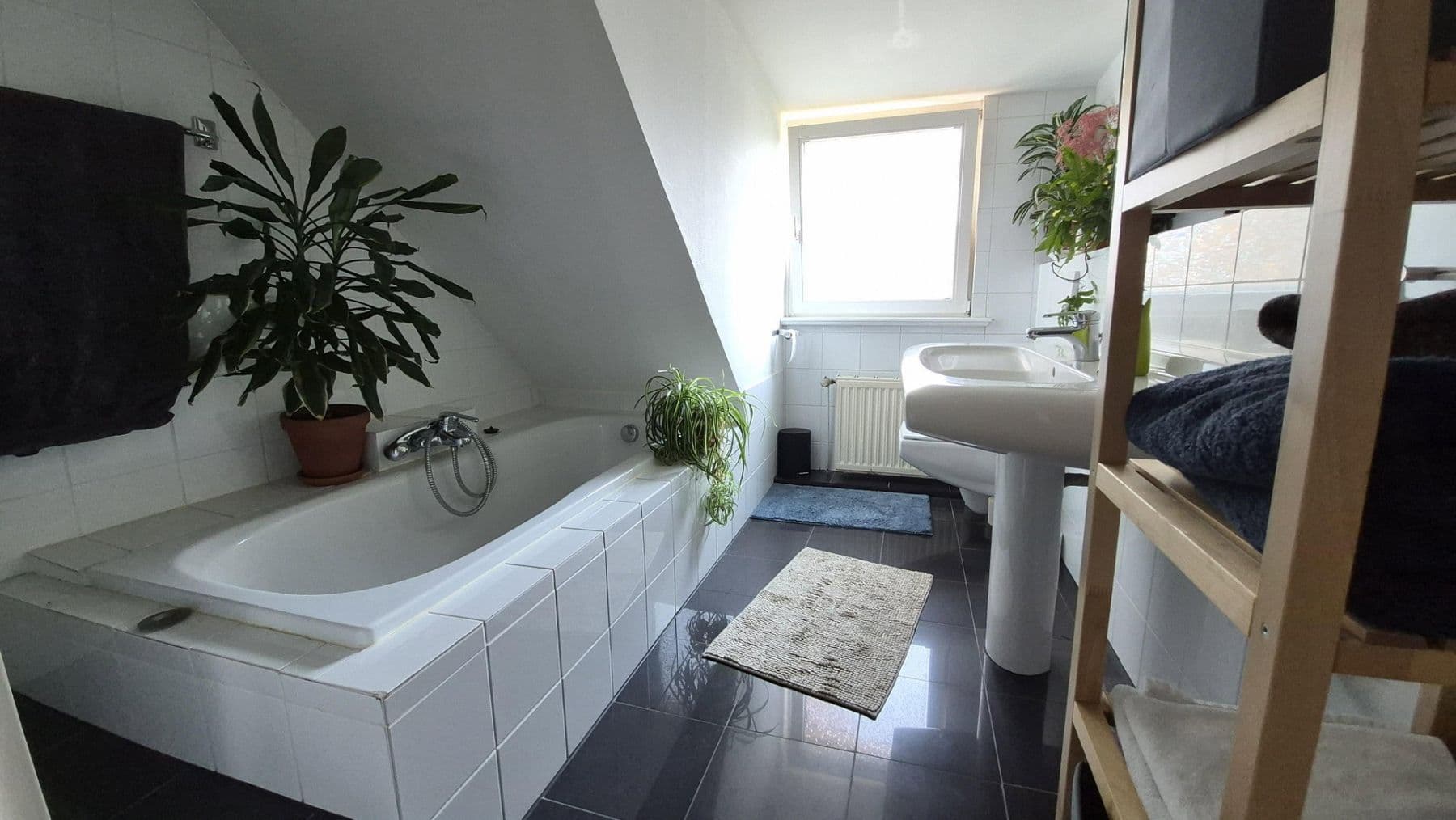Prenájom bytu 3-izbový 82 m², Hamburg, Hamburg Prenájom bytu 3-izbový 82 m², Hamburg, Hamburg
