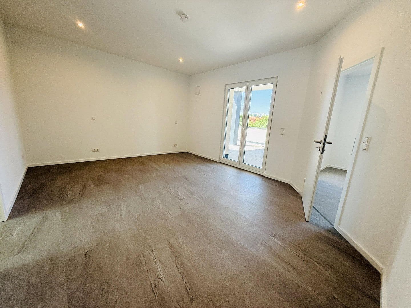 Prenájom bytu 2-izbový 119 m², Windsbach, Bavorsko Prenájom bytu 2-izbový 119 m², Windsbach, Bavorsko