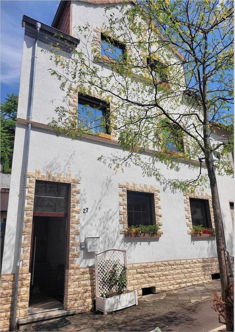 Prenájom domu 149 m², pozemok 175 m², Blieskasteler Straße 27, Sankt Ingbert, Sársko Prenájom domu 149 m², pozemok 175 m², Blieskasteler Straße 27, Sankt Ingbert, Sársko