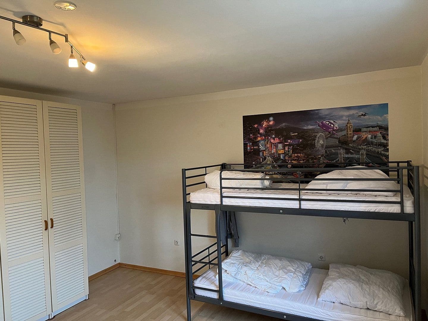 Prenájom domu 165 m², pozemok 1.450 m², Birkenstr. 2A, Eittingermoos, Bavorsko Prenájom domu 165 m², pozemok 1.450 m², Birkenstr. 2A, Eittingermoos, Bavorsko
