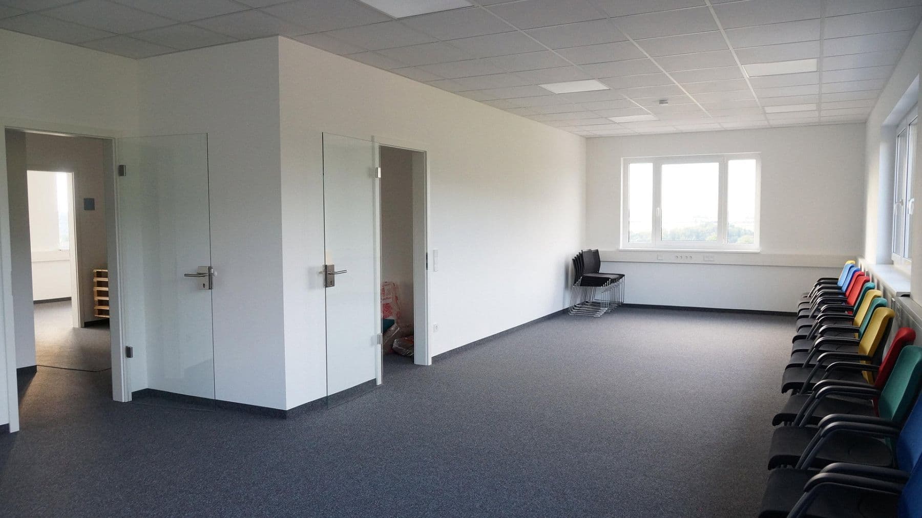 Prenájom kancelárie 447 m², Wolfgang-Paul-Straße 4, Ulm, Bádensko-Wurttembersko Prenájom kancelárie 447 m², Wolfgang-Paul-Straße 4, Ulm, Bádensko-Wurttembersko