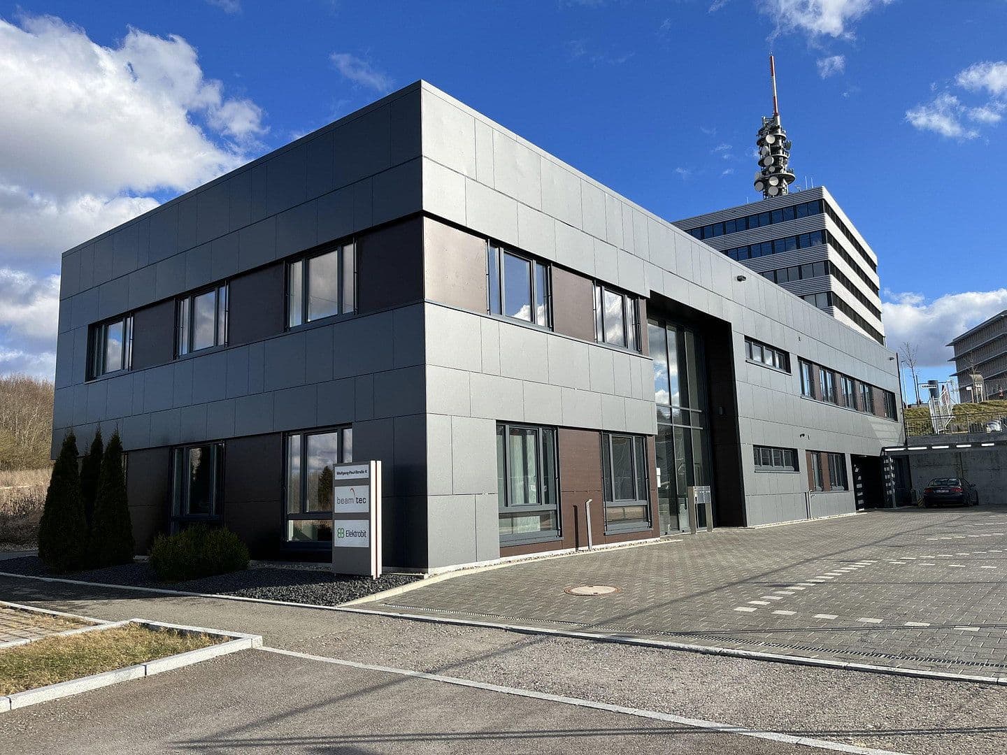 Prenájom kancelárie 447 m², Wolfgang-Paul-Straße 4, Ulm, Bádensko-Wurttembersko Prenájom kancelárie 447 m², Wolfgang-Paul-Straße 4, Ulm, Bádensko-Wurttembersko