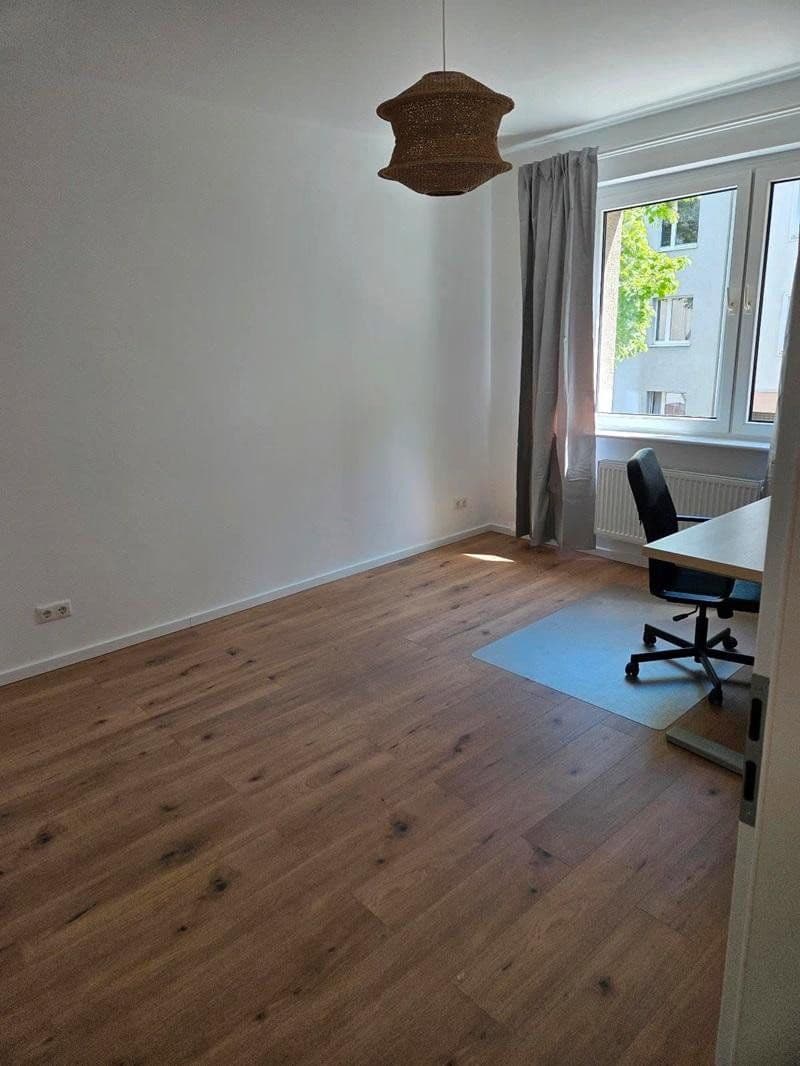Prenájom bytu 3-izbový 70 m², Fennstr. 28, Berlin, Berlín Prenájom bytu 3-izbový 70 m², Fennstr. 28, Berlin, Berlín