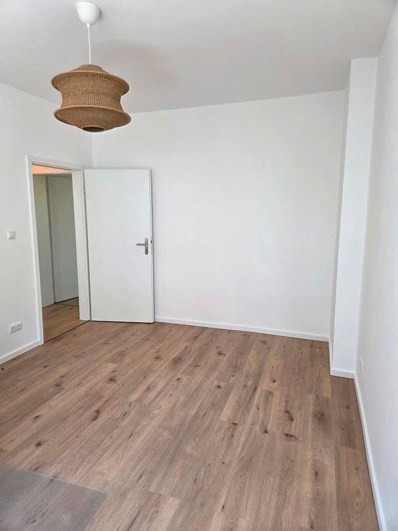 Prenájom bytu 3-izbový 70 m², Fennstr. 28, Berlin, Berlín Prenájom bytu 3-izbový 70 m², Fennstr. 28, Berlin, Berlín