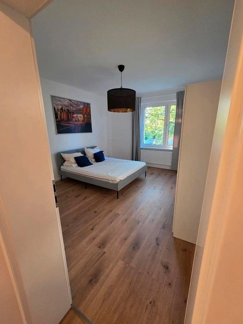 Prenájom bytu 3-izbový 70 m², Fennstr. 28, Berlin, Berlín Prenájom bytu 3-izbový 70 m², Fennstr. 28, Berlin, Berlín