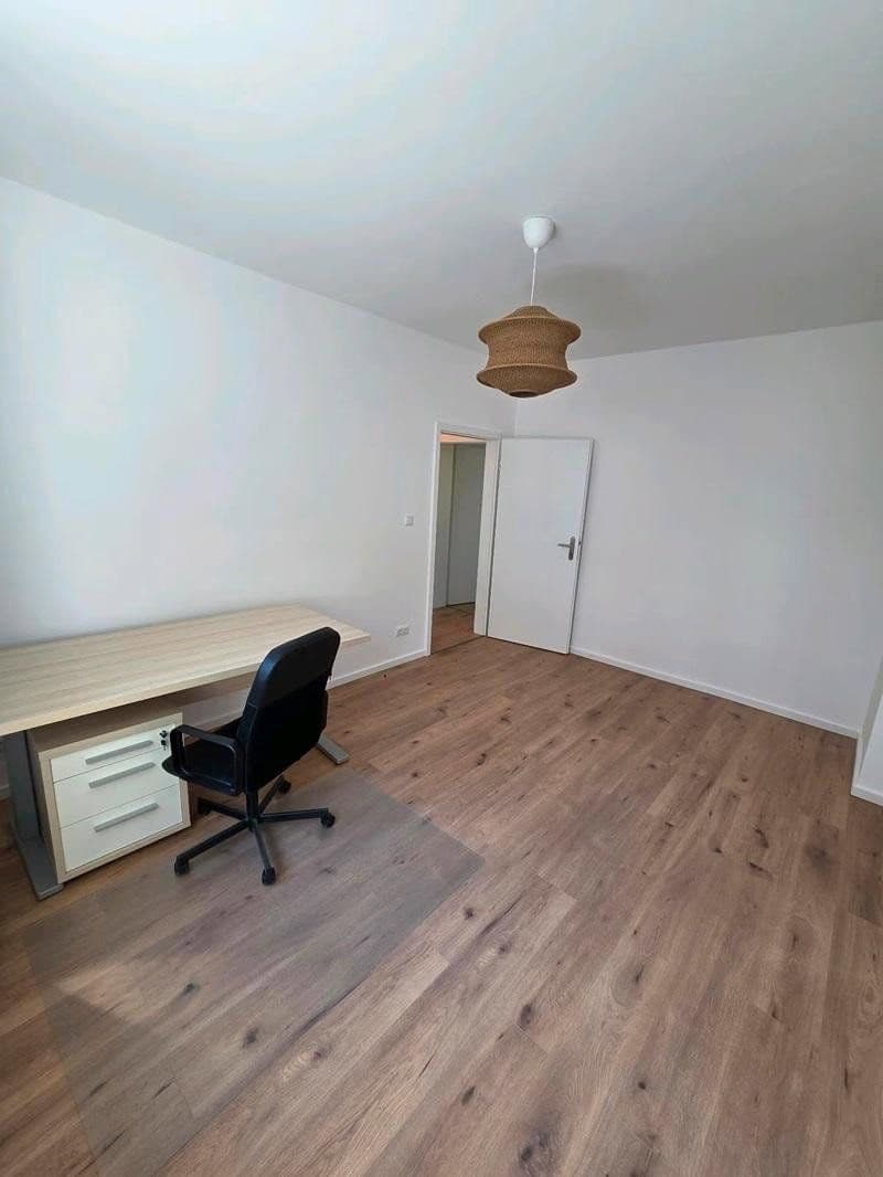 Prenájom bytu 3-izbový 70 m², Fennstr. 28, Berlin, Berlín Prenájom bytu 3-izbový 70 m², Fennstr. 28, Berlin, Berlín