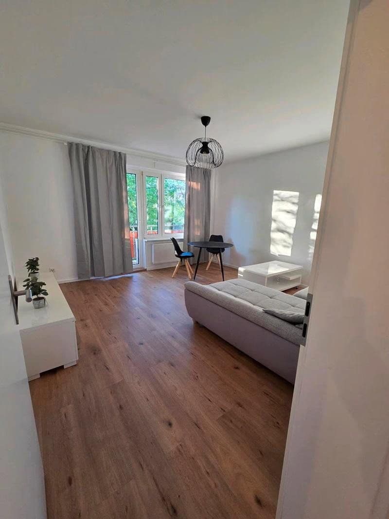 Prenájom bytu 3-izbový 70 m², Fennstr. 28, Berlin, Berlín Prenájom bytu 3-izbový 70 m², Fennstr. 28, Berlin, Berlín