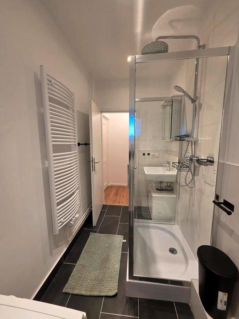 Prenájom bytu 3-izbový 70 m², Fennstr. 28, Berlin, Berlín Prenájom bytu 3-izbový 70 m², Fennstr. 28, Berlin, Berlín