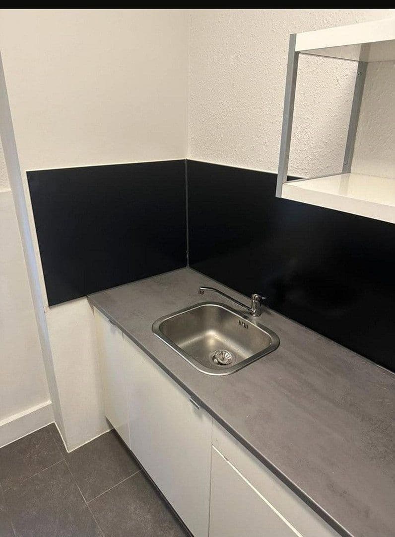 Prenájom bytu 2-izbový 55 m², Esslingen am Neckar, Bádensko-Wurttembersko Prenájom bytu 2-izbový 55 m², Esslingen am Neckar, Bádensko-Wurttembersko