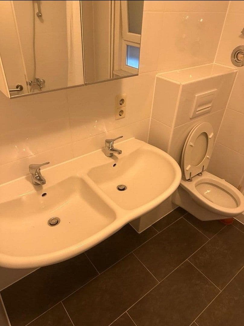 Prenájom bytu 2-izbový 55 m², Esslingen am Neckar, Bádensko-Wurttembersko Prenájom bytu 2-izbový 55 m², Esslingen am Neckar, Bádensko-Wurttembersko