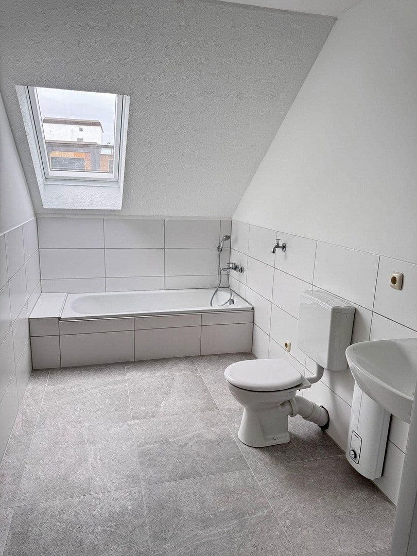 Prenájom bytu 4-izbový 73 m², Koblenzer Straße 17, Löhne, Severné Porýnie - Westfálsko Prenájom bytu 4-izbový 73 m², Koblenzer Straße 17, Löhne, Severné Porýnie - Westfálsko
