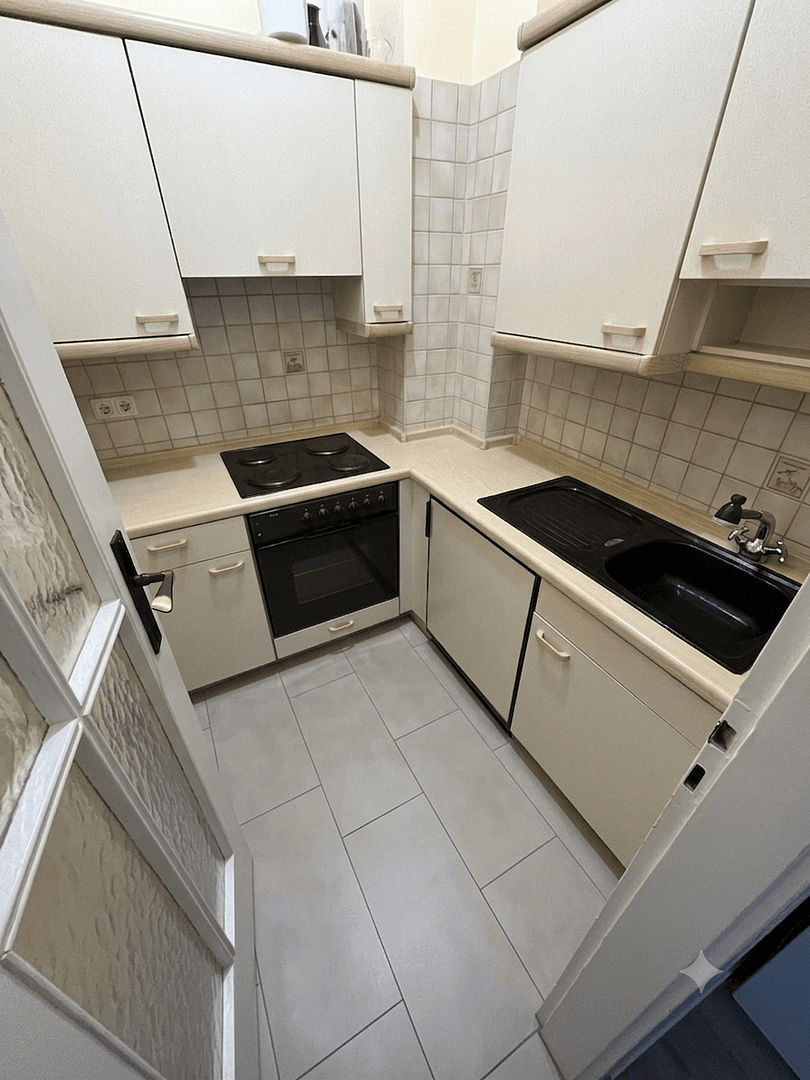 Prenájom bytu 1-izbový 36 m², Schweizer Straße 27, Frankfurt am Main, Hesensko Prenájom bytu 1-izbový 36 m², Schweizer Straße 27, Frankfurt am Main, Hesensko