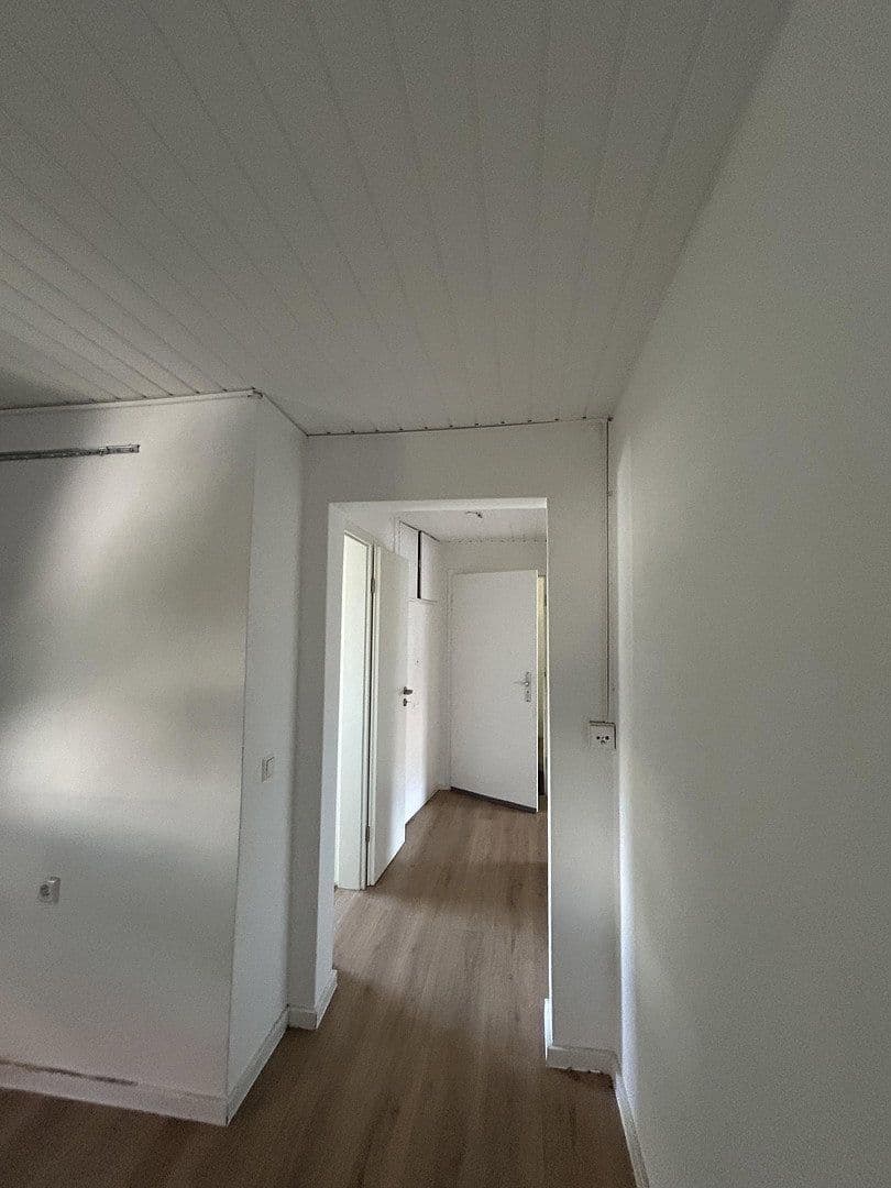 Prenájom bytu 4-izbový 95 m², Rheingönheimerstr.46, Ludwigshafen, Porýnie-Falcko Prenájom bytu 4-izbový 95 m², Rheingönheimerstr.46, Ludwigshafen, Porýnie-Falcko