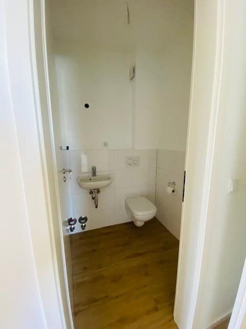 Prenájom bytu 3-izbový 85 m², Mühlenweg 7, Bienenbüttel, Dolné Sasko Prenájom bytu 3-izbový 85 m², Mühlenweg 7, Bienenbüttel, Dolné Sasko