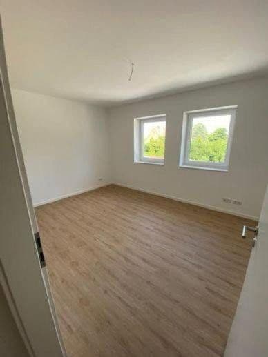 Prenájom bytu 3-izbový 85 m², Mühlenweg 7, Bienenbüttel, Dolné Sasko Prenájom bytu 3-izbový 85 m², Mühlenweg 7, Bienenbüttel, Dolné Sasko