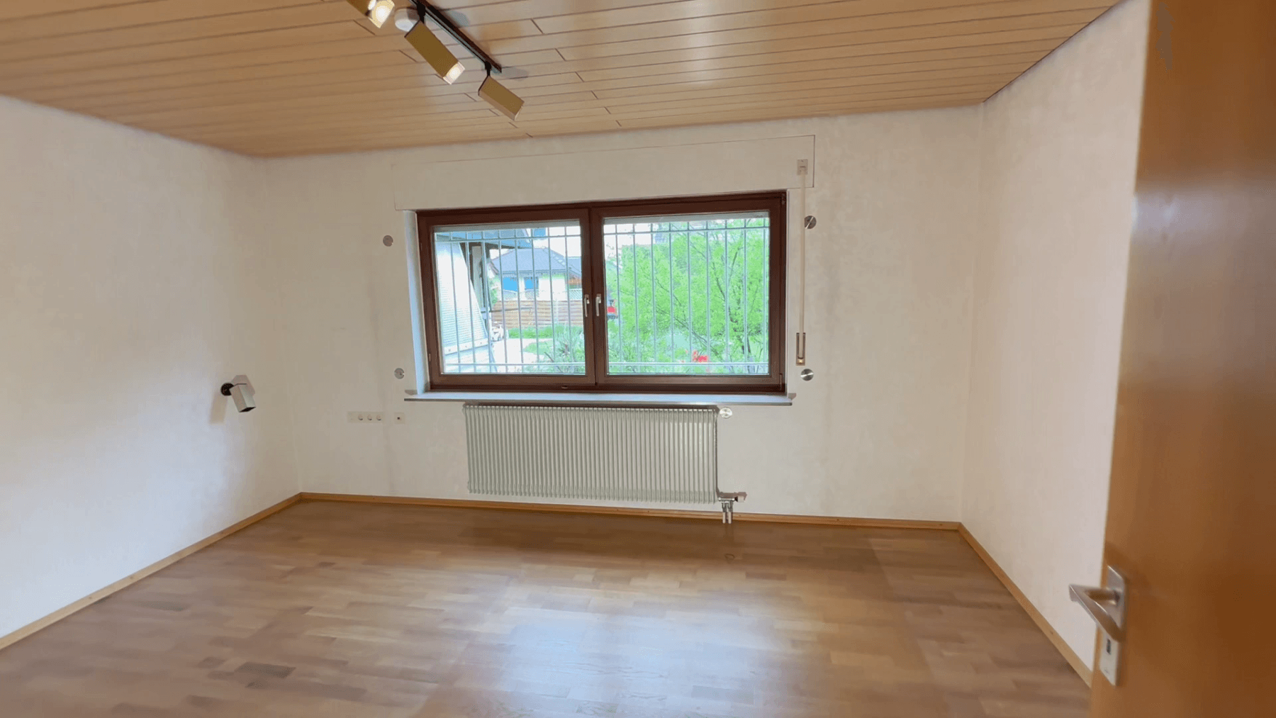 Predaj domu 224 m², pozemok 399 m², Mühlacker, Bádensko-Wurttembersko Predaj domu 224 m², pozemok 399 m², Mühlacker, Bádensko-Wurttembersko
