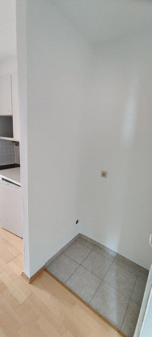 Prenájom bytu 2-izbový 38 m², Buschingstr. 43, München, Bavorsko Prenájom bytu 2-izbový 38 m², Buschingstr. 43, München, Bavorsko