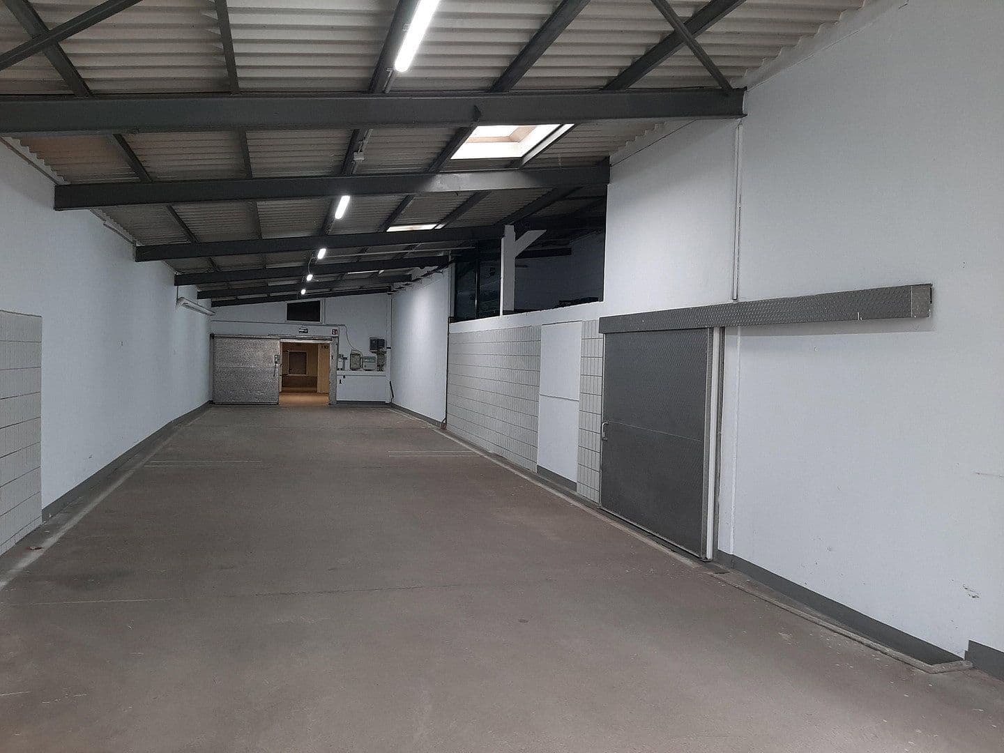 Predaj nebytového priestoru 4.750 m², Lübeck, Šlezvicko-Holštajnsko Predaj nebytového priestoru 4.750 m², Lübeck, Šlezvicko-Holštajnsko