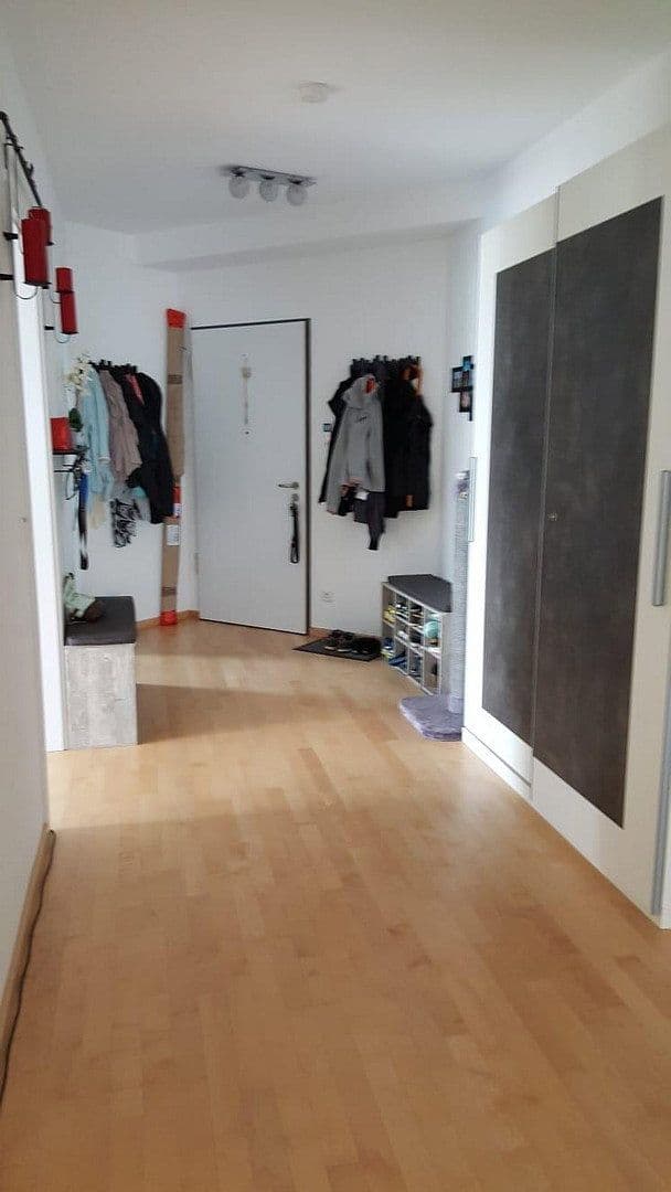 Prenájom bytu 3-izbový 105 m², Rostock, Meklenbursko-Predpomoransko Prenájom bytu 3-izbový 105 m², Rostock, Meklenbursko-Predpomoransko