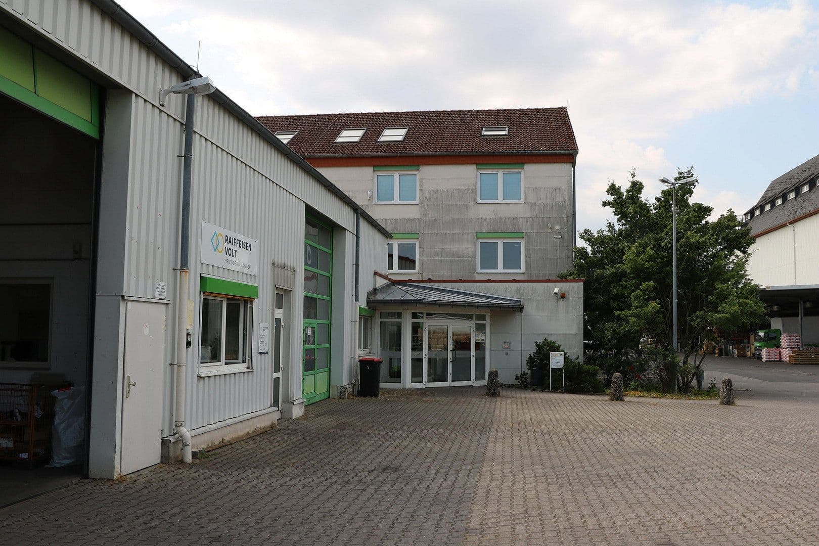Predaj nebytového priestoru 27.334 m², Raiffeisenstraße 30, Friedberg (Hessen), Hesensko Predaj nebytového priestoru 27.334 m², Raiffeisenstraße 30, Friedberg (Hessen), Hesensko