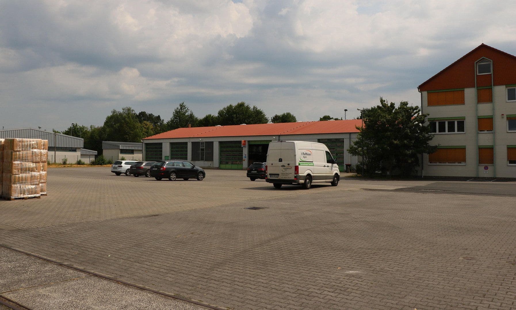 Predaj nebytového priestoru 27.334 m², Raiffeisenstraße 30, Friedberg (Hessen), Hesensko Predaj nebytového priestoru 27.334 m², Raiffeisenstraße 30, Friedberg (Hessen), Hesensko