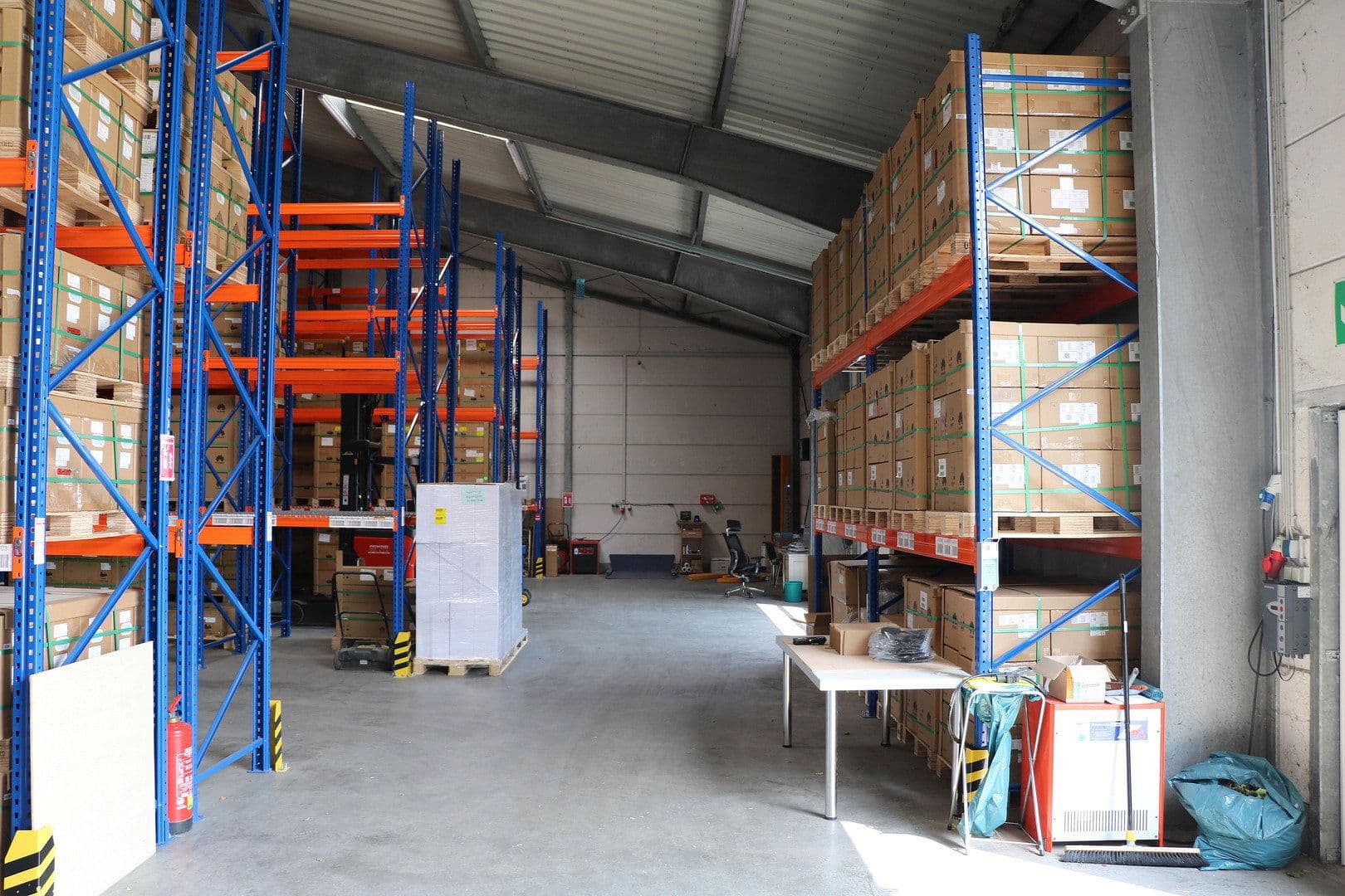Predaj nebytového priestoru 27.334 m², Raiffeisenstraße 30, Friedberg (Hessen), Hesensko Predaj nebytového priestoru 27.334 m², Raiffeisenstraße 30, Friedberg (Hessen), Hesensko