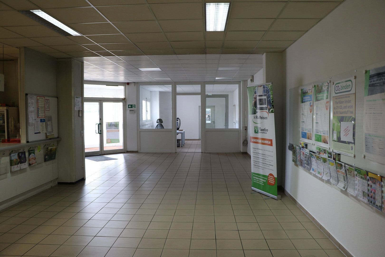 Predaj nebytového priestoru 27.334 m², Raiffeisenstraße 30, Friedberg (Hessen), Hesensko Predaj nebytového priestoru 27.334 m², Raiffeisenstraße 30, Friedberg (Hessen), Hesensko