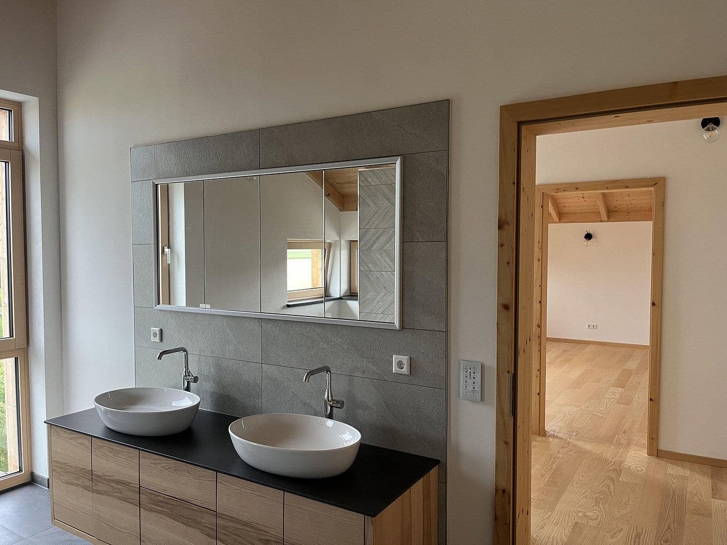 Prenájom bytu 5-izbový 150 m², Pilsting, Bavorsko Prenájom bytu 5-izbový 150 m², Pilsting, Bavorsko