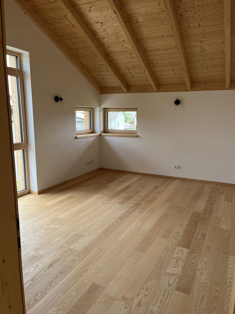 Prenájom bytu 5-izbový 150 m², Pilsting, Bavorsko Prenájom bytu 5-izbový 150 m², Pilsting, Bavorsko