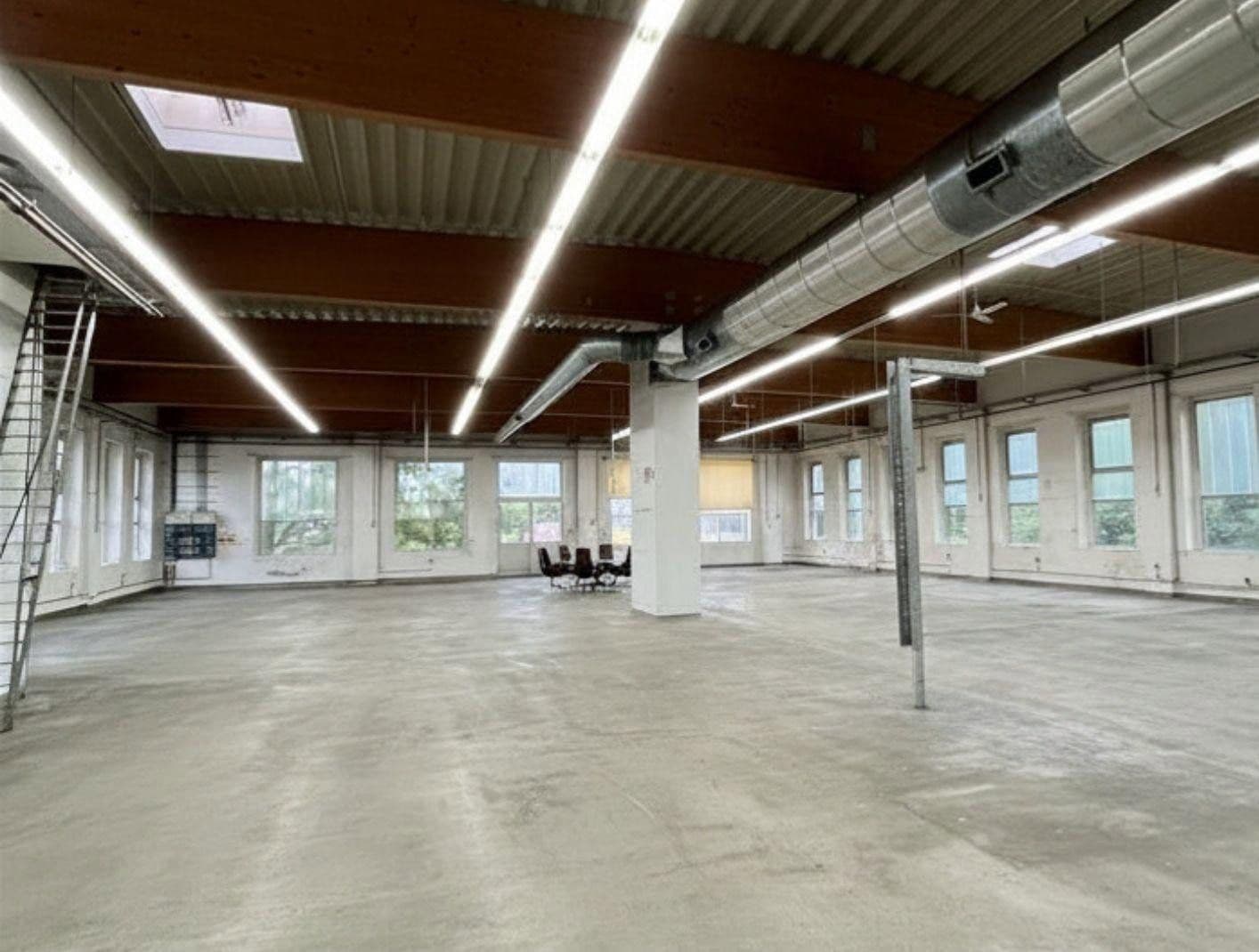 Prenájom nebytového priestoru 5.200 m², Düsseldorfer Str. 102, Haan, Severné Porýnie - Westfálsko Prenájom nebytového priestoru 5.200 m², Düsseldorfer Str. 102, Haan, Severné Porýnie - Westfálsko