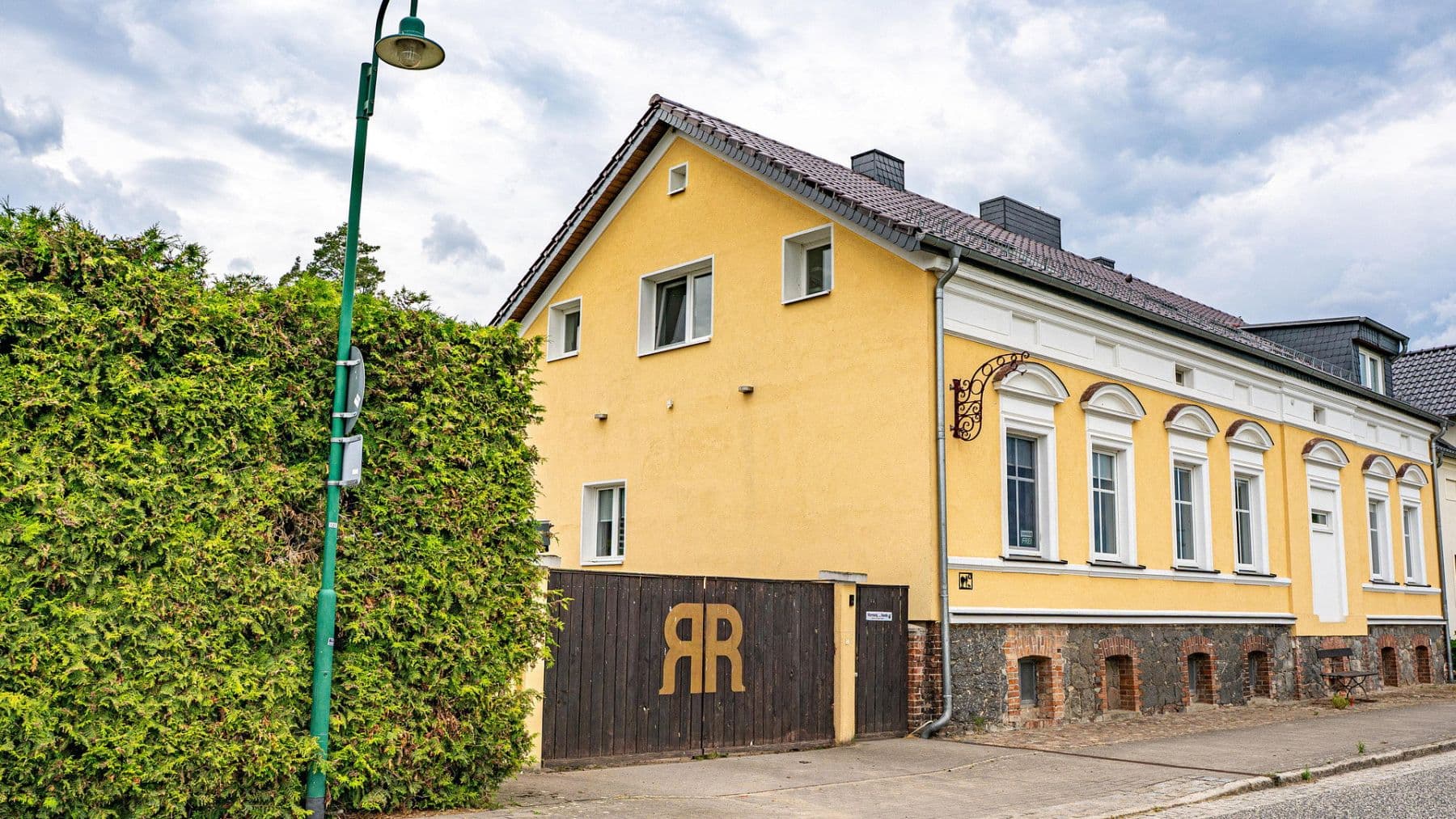 Predaj domu 265 m², pozemok 2.270 m², Ernst-Thälmann-Str. 43, Falkenberg, Brandenbursko Predaj domu 265 m², pozemok 2.270 m², Ernst-Thälmann-Str. 43, Falkenberg, Brandenbursko