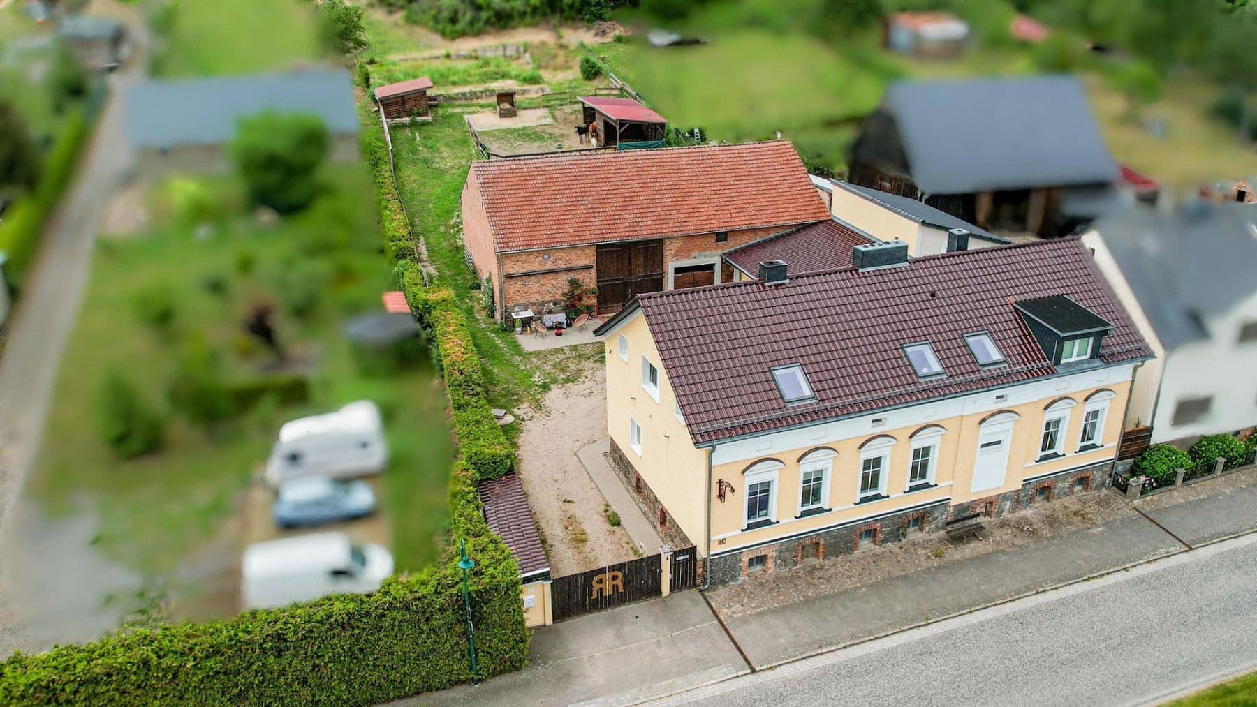 Predaj domu 265 m², pozemok 2.270 m², Ernst-Thälmann-Str. 43, Falkenberg, Brandenbursko Predaj domu 265 m², pozemok 2.270 m², Ernst-Thälmann-Str. 43, Falkenberg, Brandenbursko