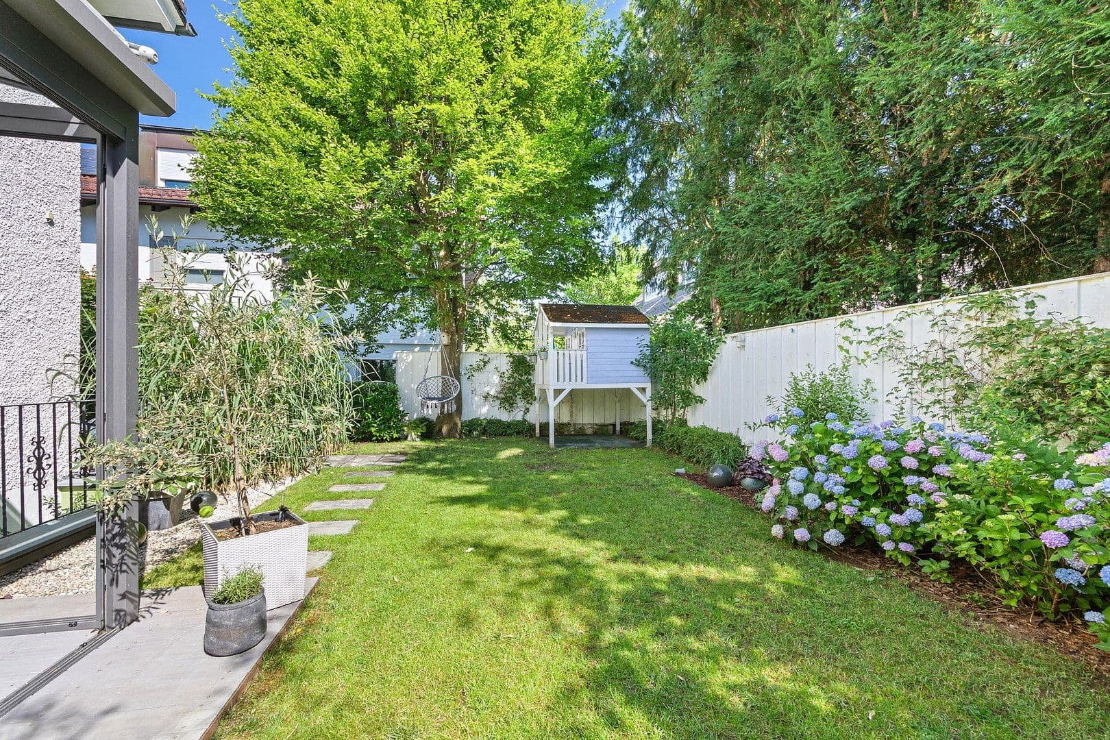 Predaj domu 212 m², pozemok 455 m², München, Bavorsko Predaj domu 212 m², pozemok 455 m², München, Bavorsko