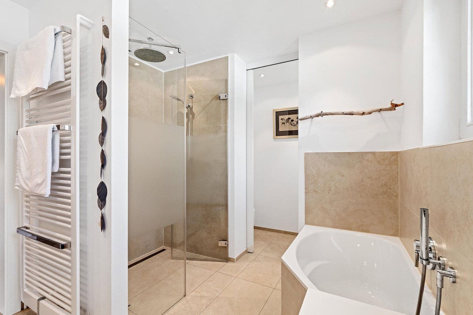Predaj domu 212 m², pozemok 455 m², München, Bavorsko Predaj domu 212 m², pozemok 455 m², München, Bavorsko