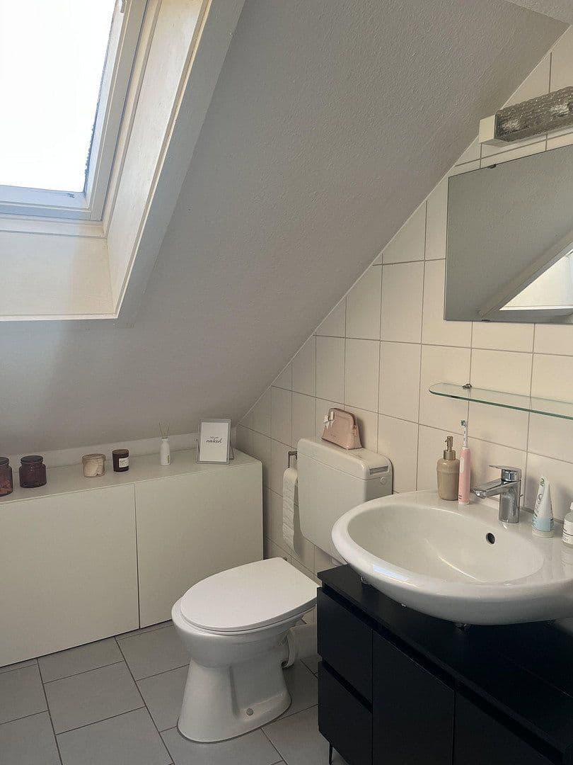 Prenájom bytu 1-izbový 30 m², Friedrichsstraße 19, Kassel, Hesensko Prenájom bytu 1-izbový 30 m², Friedrichsstraße 19, Kassel, Hesensko