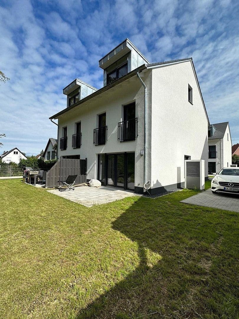 Prenájom domu 135 m², pozemok 450 m², Müllheim im Markgräflerland, Bádensko-Wurttembersko Prenájom domu 135 m², pozemok 450 m², Müllheim im Markgräflerland, Bádensko-Wurttembersko