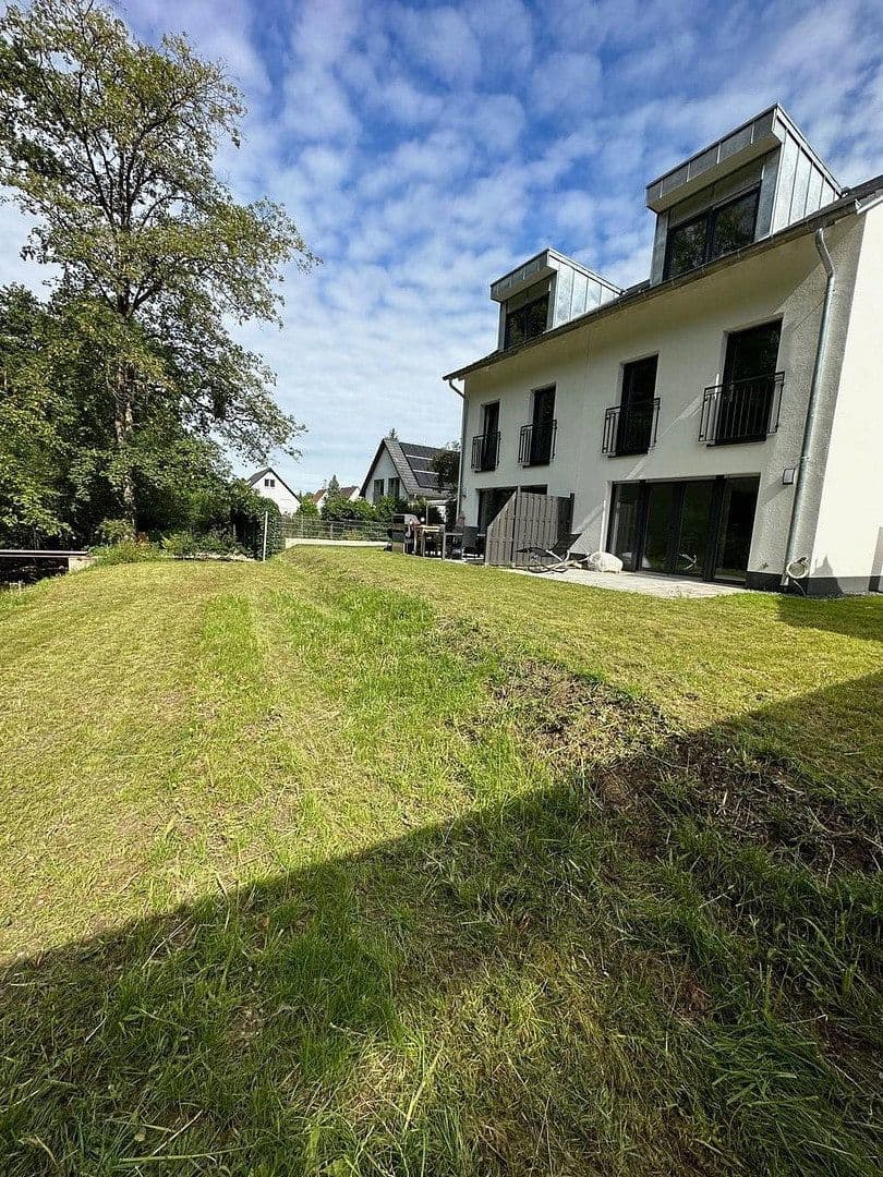 Prenájom domu 135 m², pozemok 450 m², Müllheim im Markgräflerland, Bádensko-Wurttembersko Prenájom domu 135 m², pozemok 450 m², Müllheim im Markgräflerland, Bádensko-Wurttembersko