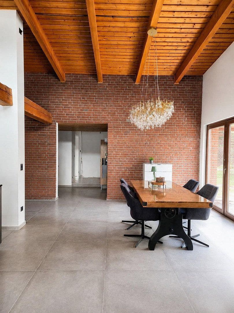 Predaj domu 180 m², pozemok 1.000 m², Neu Wulmstorf, Dolné Sasko Predaj domu 180 m², pozemok 1.000 m², Neu Wulmstorf, Dolné Sasko