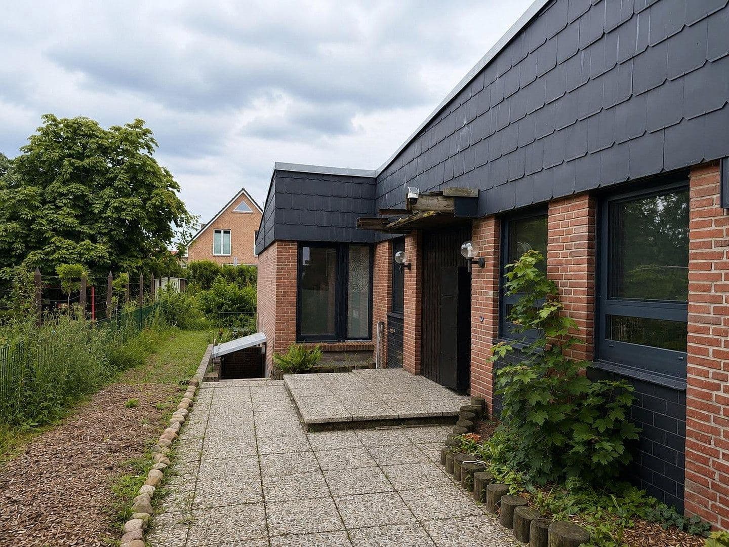 Predaj domu 180 m², pozemok 1.000 m², Neu Wulmstorf, Dolné Sasko Predaj domu 180 m², pozemok 1.000 m², Neu Wulmstorf, Dolné Sasko