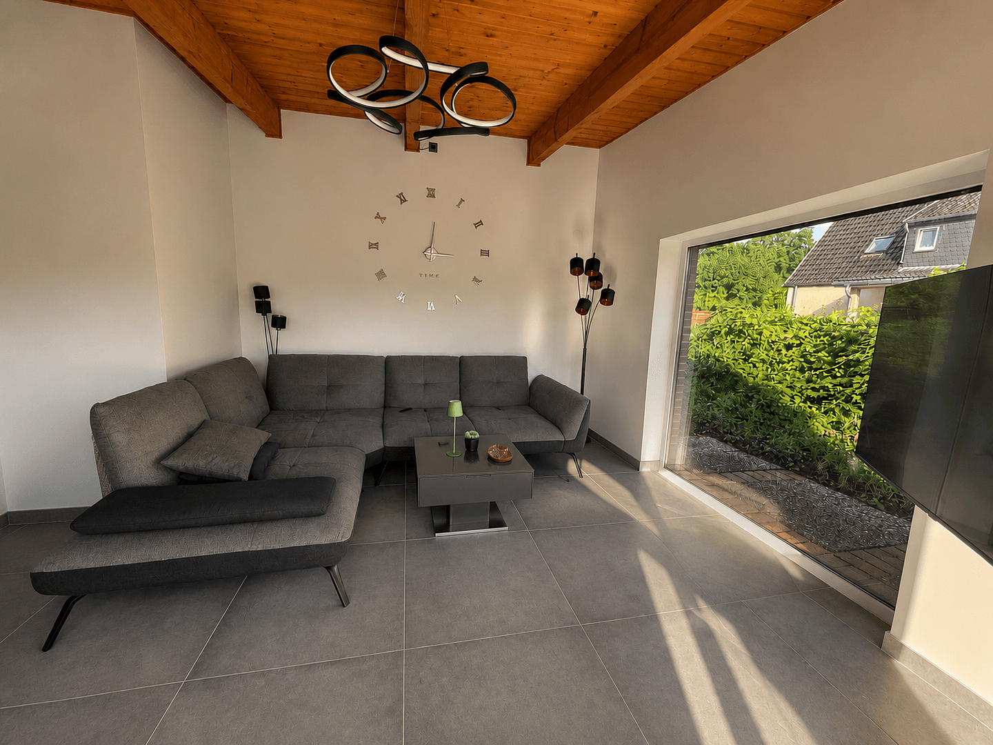 Predaj domu 180 m², pozemok 1.000 m², Neu Wulmstorf, Dolné Sasko Predaj domu 180 m², pozemok 1.000 m², Neu Wulmstorf, Dolné Sasko