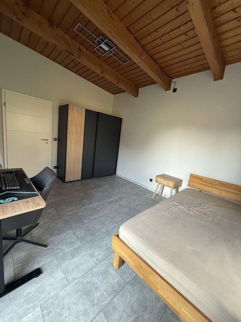 Predaj domu 180 m², pozemok 1.000 m², Neu Wulmstorf, Dolné Sasko Predaj domu 180 m², pozemok 1.000 m², Neu Wulmstorf, Dolné Sasko