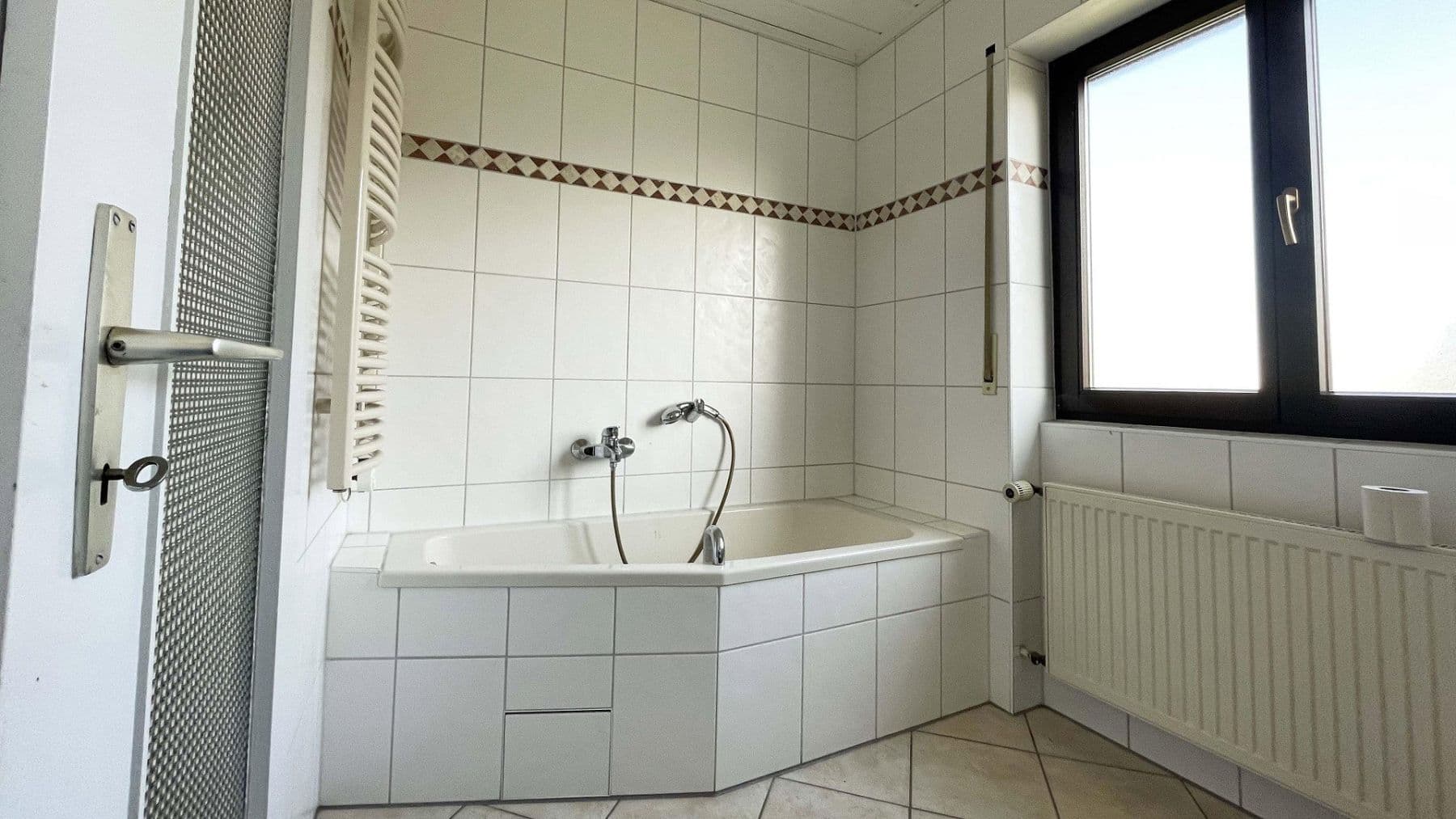 Predaj domu 180 m², pozemok 410 m², Stutensee, Bádensko-Wurttembersko Predaj domu 180 m², pozemok 410 m², Stutensee, Bádensko-Wurttembersko